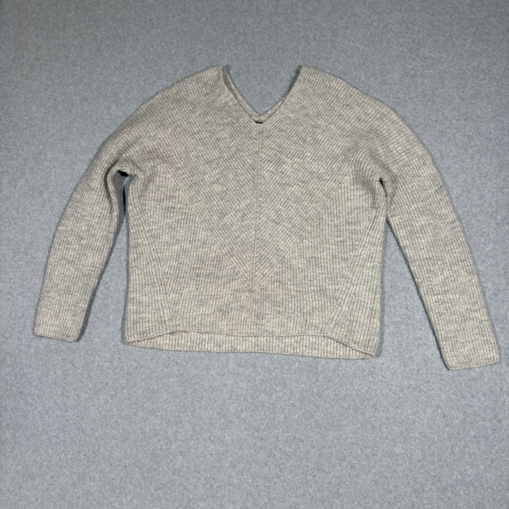 Ann Taylor Gray Ribbed V-Neck Knit Sweater Womens M Luxury Minimalist Preppy